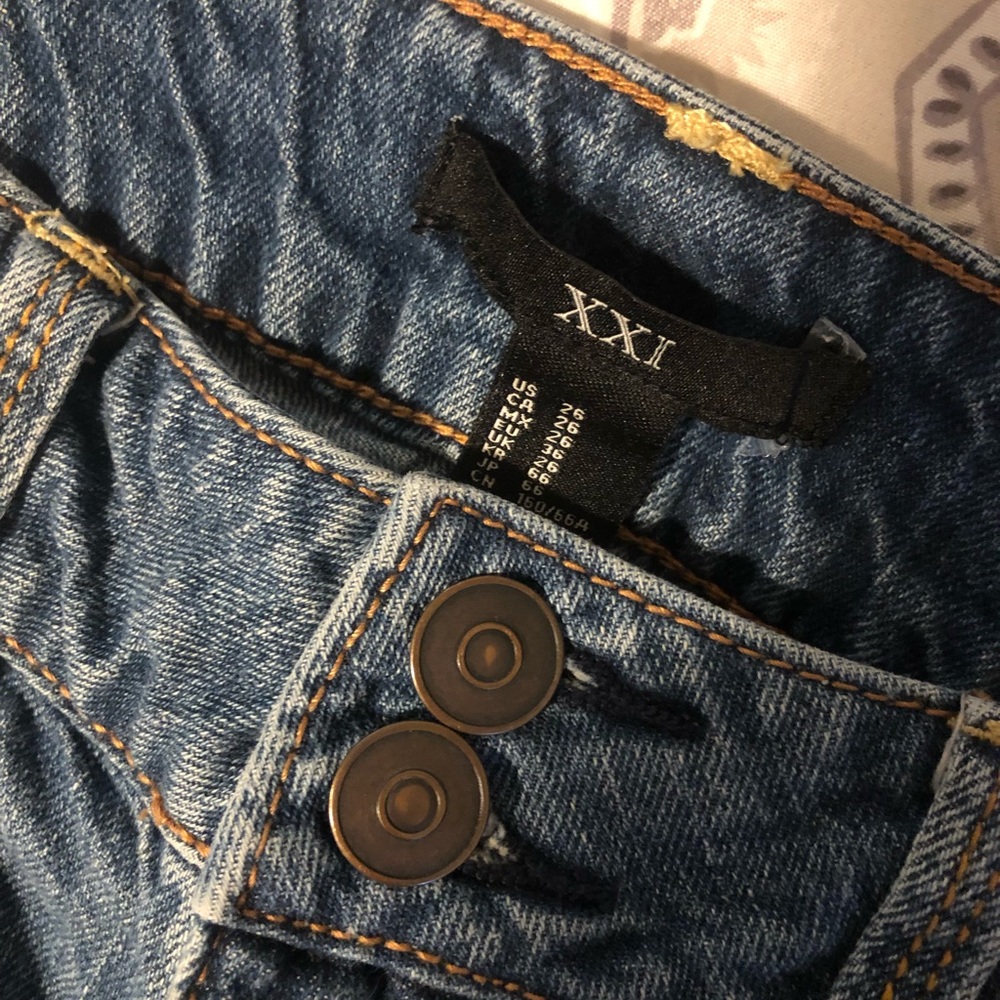 Destroyed Jeans
